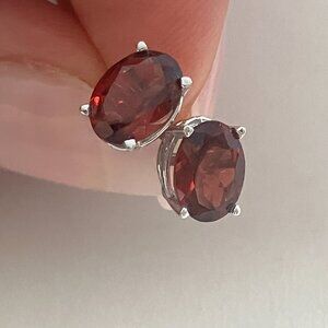 Garnet 14k gold earrings studs AFJC